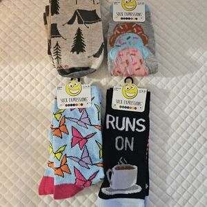 Bundle 4 Pair!!  Expressions Men's/Womens Casual Socks - Fun Multicolor Designs